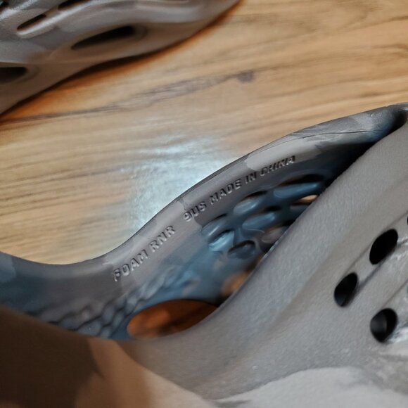 Adidas Yeezy Foam Runner MX Granite Gray Size 9 us Mens - Picture 7 of 7